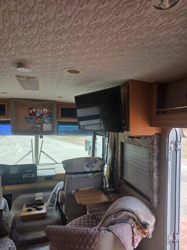 008-cab-lounge.jpg
