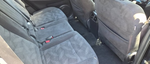 002-rear-seat.jpg