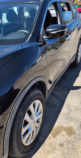 003-driver-exterior.jpg