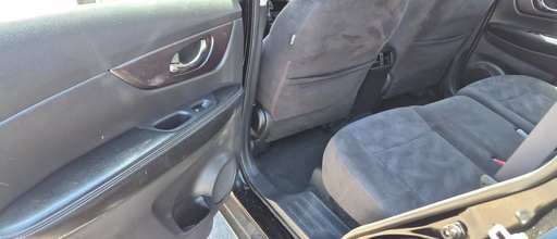 005-driver-seat.jpg
