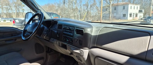 003-dashboard-cabin.jpg