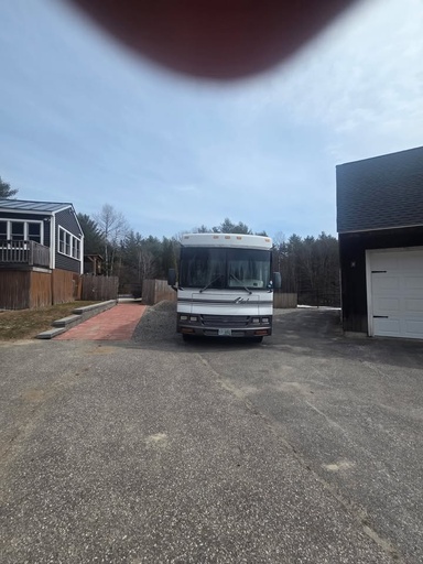 2001 Winnebago Adventurer Camper